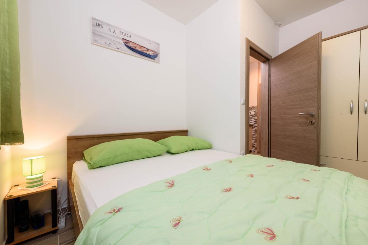Tatinja A5-6 * Trogir